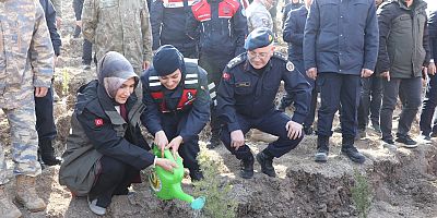 AFYON'DA 18 BİN 700  FİDAN TOPRAKLA BULUŞTU