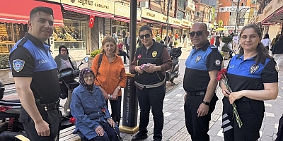 Afyon’da Anneler Günü’nde Kadına Şiddetle Mücadeleye Dikkat Çekildi