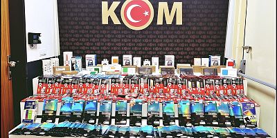 Afyon'da Kaçak Telefon Parçası Operasyonu