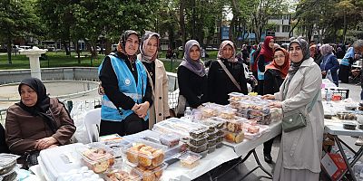 Afyon’da Kadınlar El Ele Verdi, Hayır Çarşısı Kurdu