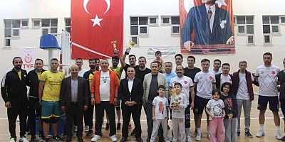 Afyon’da Kurumlar Arası Voleybol Turnuvası: 15 Takım, 200 Sporcu Katıldı!