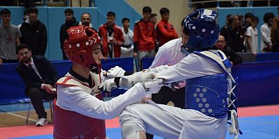 AFYONDA TAEKWONDO GRUP MÜSABAKALARI BAŞLADI