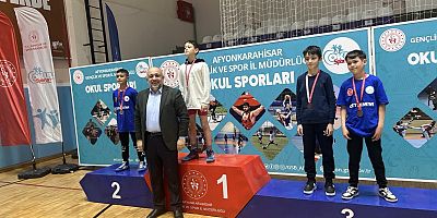 Okul Sporları Küçük Erkekler Güreş Müsabakaları tamamlandı